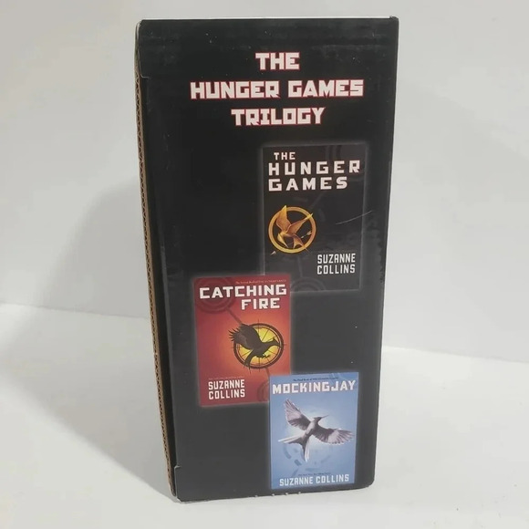 The Hungar Games Trilogy Set of 3 by Suzanne Collins. - Picture 8 of 9